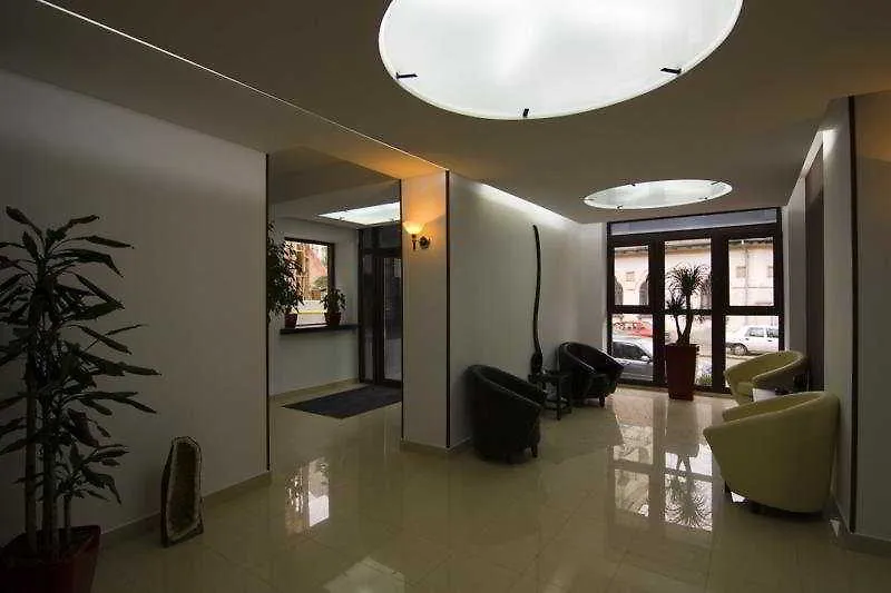 בוקרשט Hotel Razvan