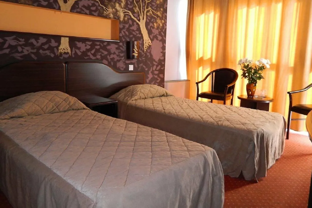 בוקרשט Hotel Razvan