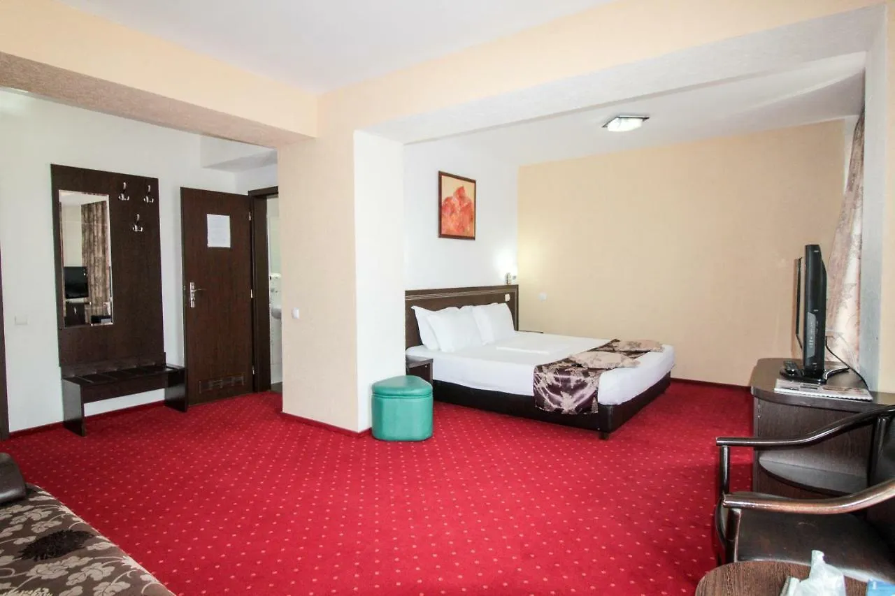 בוקרשט Hotel Razvan