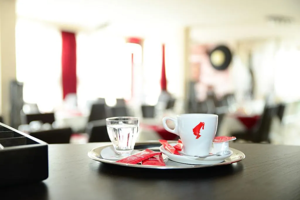 Hotel Razvan Bucharest 3*,  Romania